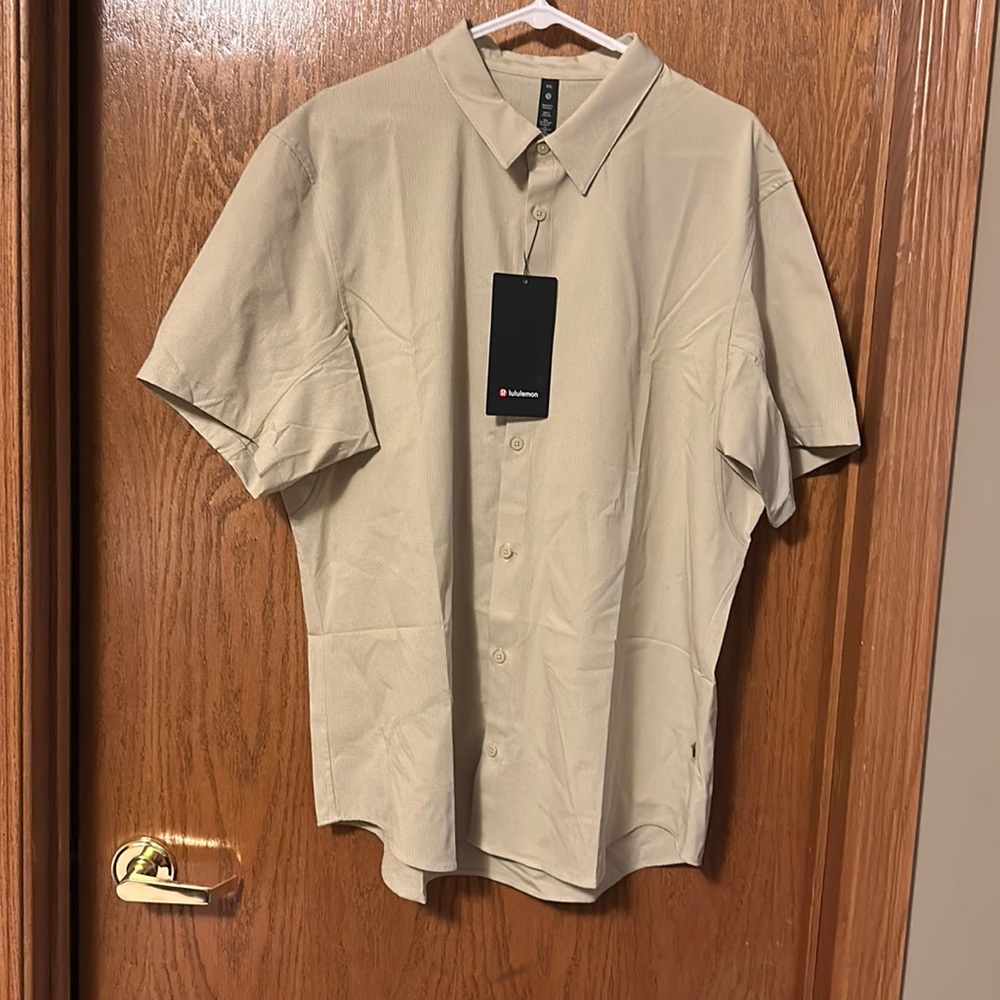 Mens Lululemon shirt sleeve men’s shirt